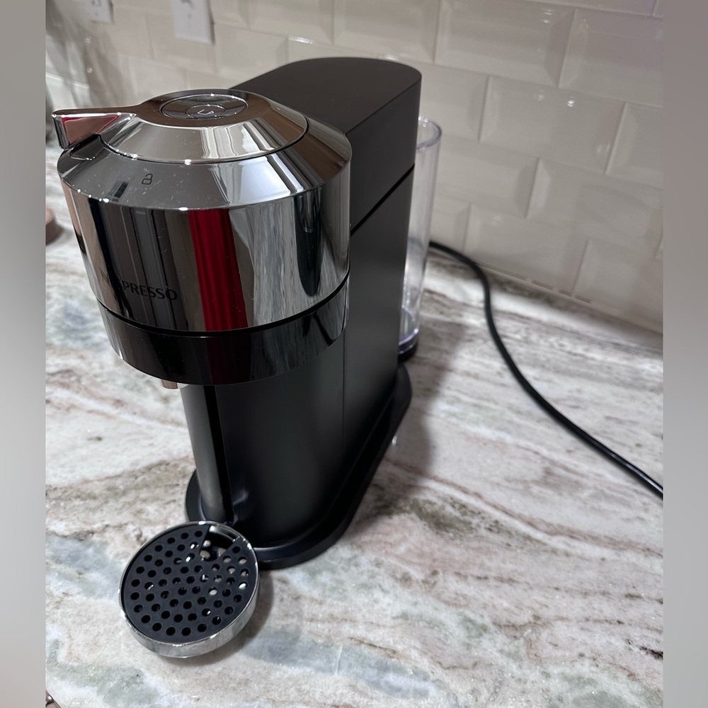 Nespresso Vertuo next deluxe Coffee Machine